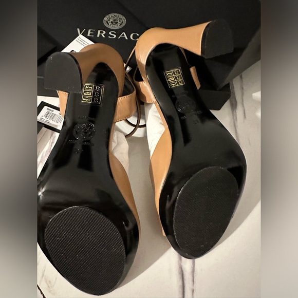 Versace Pumps - Picture 8 of 9